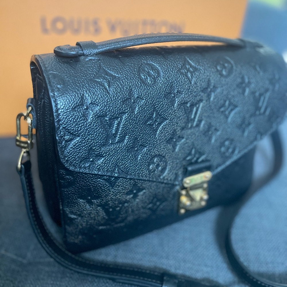 Louis Vuitton pochette Metis empreinte - Picture 4 of 12